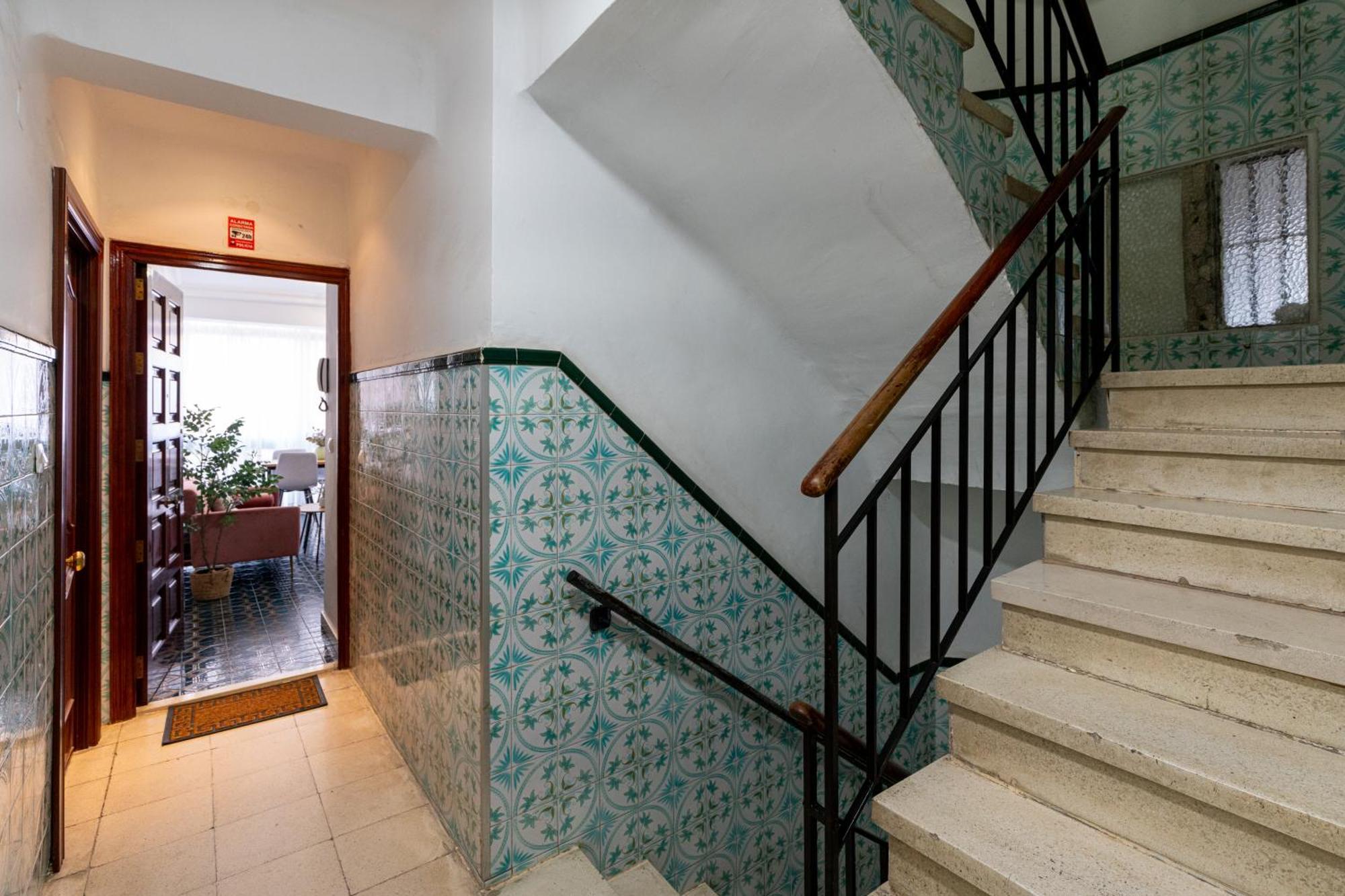 Piso Elegante Y Nuevo De 3 Habitaciones Y 2 Banos Севілья Екстер'єр фото