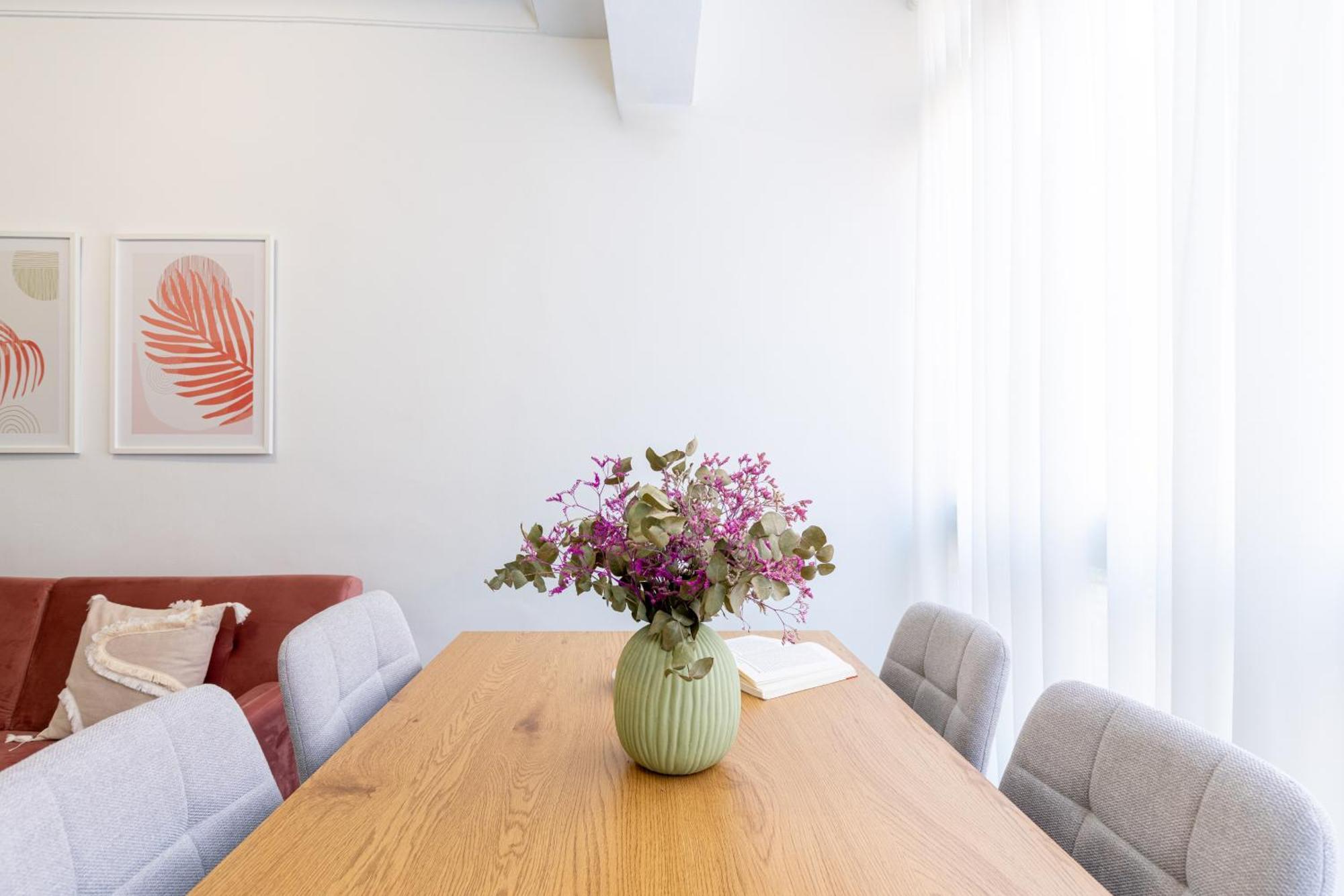 Piso Elegante Y Nuevo De 3 Habitaciones Y 2 Banos Севілья Екстер'єр фото